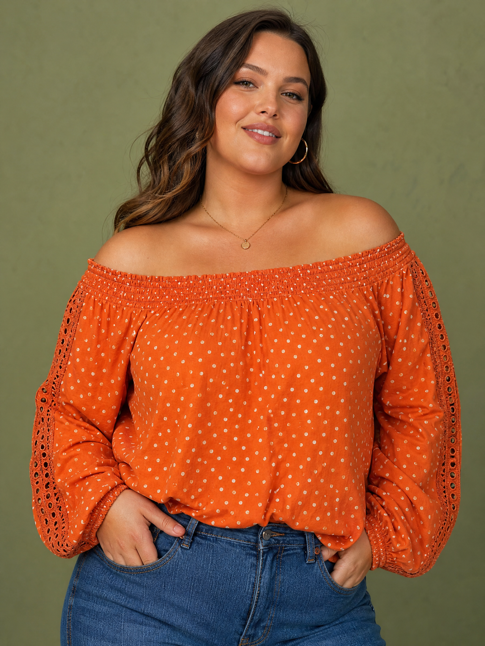 Blusa naranja de hombros descubiertos