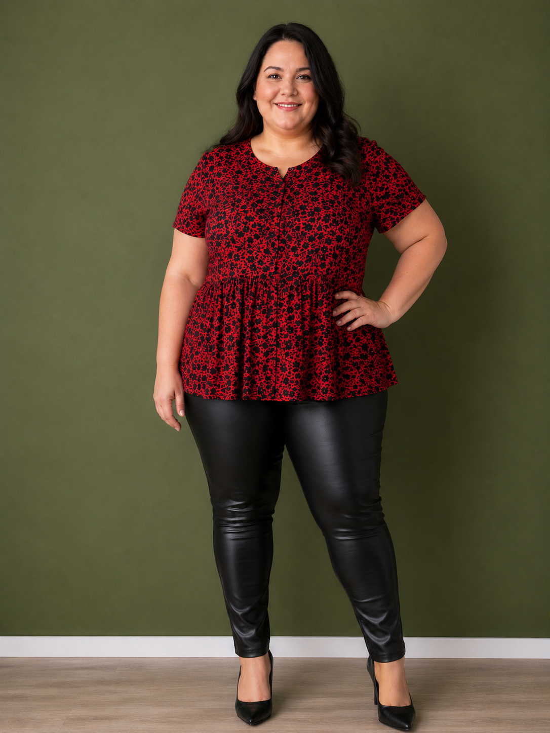 Blusa roja y negra floral